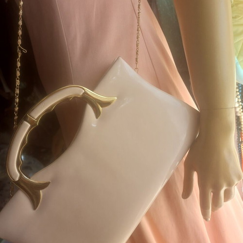 Vintage Chic shoulder bag like new, nude pink with gold strap