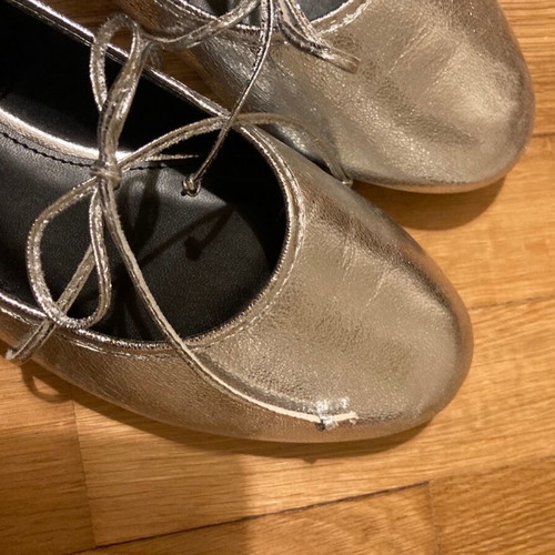 Pull&Bear silver Mary Janes ballerinas with bow like new