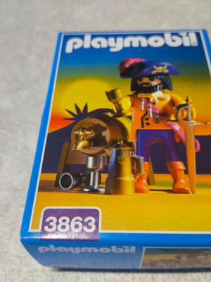 Playmobil 3863 Pirate Captain with Keg and Sword 1996 new