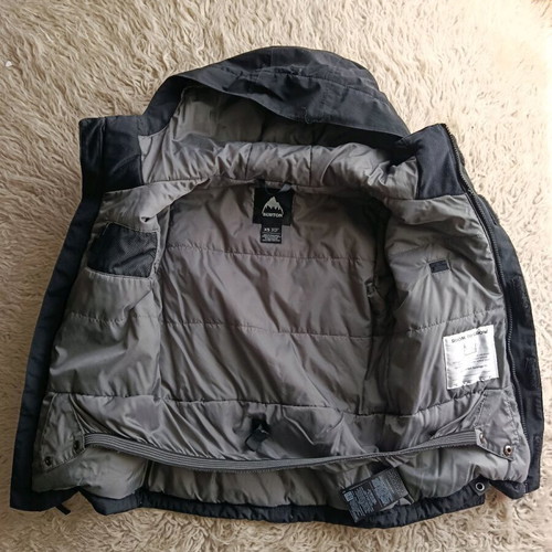 Burton Boys Dugout 2L Snow Jacket for Boys like new, black