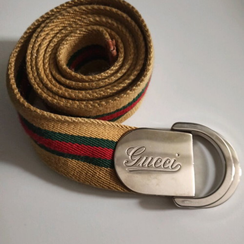 Gucci authentic belt used, beige with silver buckle, size 105