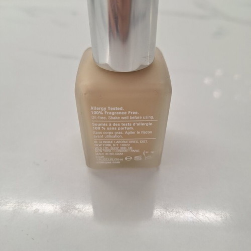 Clinique Superbalanced Makeup 63 Fresh Beige like new
