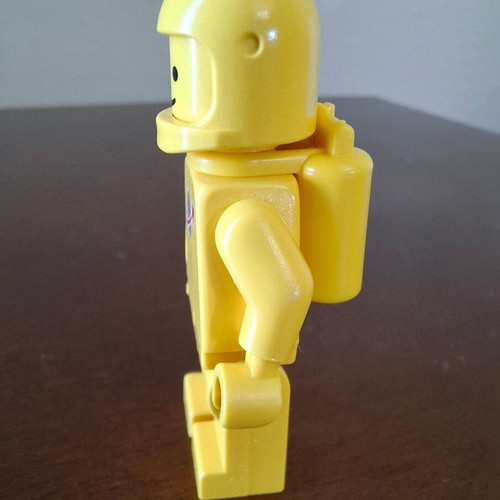 Lego Classic Space Minifigure Yellow with Air Tanks like new
