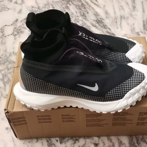 Nike ACG Mountain Goretex athletic shoes like new, size 43