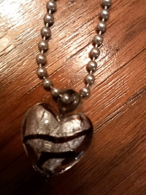 Silver necklace like new with thick chain and heart pendant made of natural glass