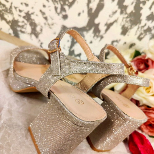 Cassandra sandals with rhinestones, thick heel and strap, new