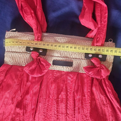 Boho shoulder bag like new, red and beige straw and fabric