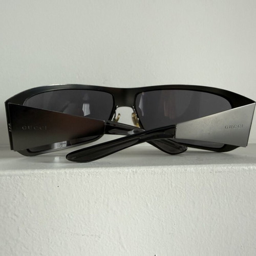Gucci GG1872/S Shield Sunglasses Y2K Vintage with Authentic Case like new