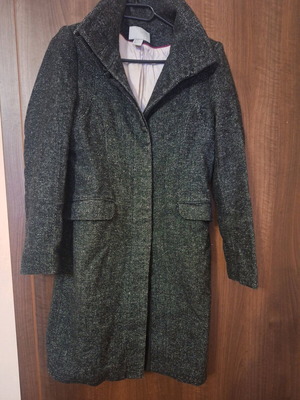 H&M women's coat gray like new, size M, fitted model