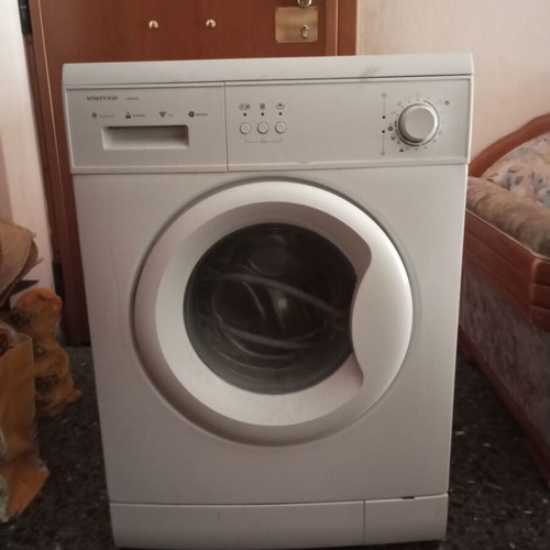 United washing machine 5 kg used in good condition