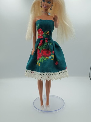Vintage doll dress like new with gift shoes