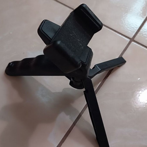 Foldable tripod for smartphone new