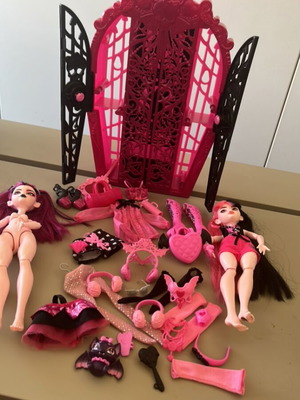 Mattel Monster High Skulltimate Secrets Draculaura doll