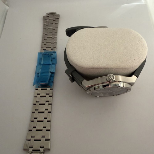 Maurice Lacroix Aikon Automatic Date 42 mm watch like new