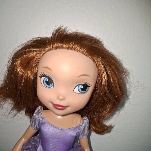Disney Princess Sofia doll used with dress and hair wear