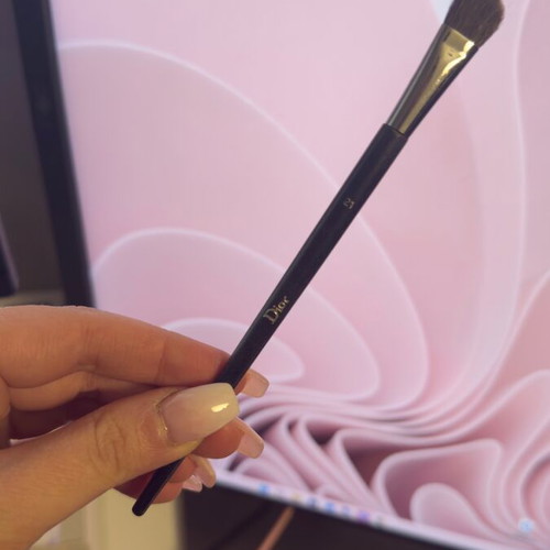 Dior makeup brush number 21 like new