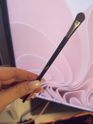 Dior makeup brush number 21 like new