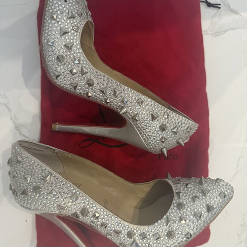 Louboutin collectible pumps size 37 like new, grey