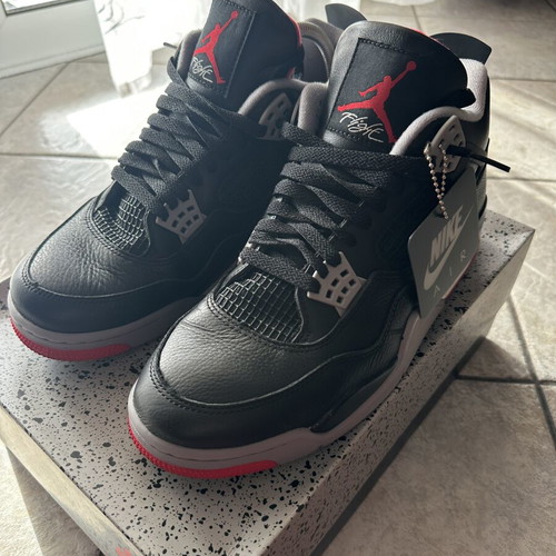 Jordan 4 Bread Reimagined sneakers like new, size 44.5, black and red