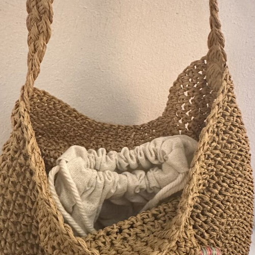 Straw bag with pouch like new, crossbody, beige