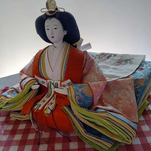 Hina Ningyo Japanese Doll like new, red layered kimono
