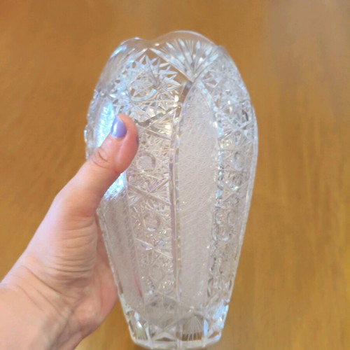 Vintage carved crystal vase from Czechia like new