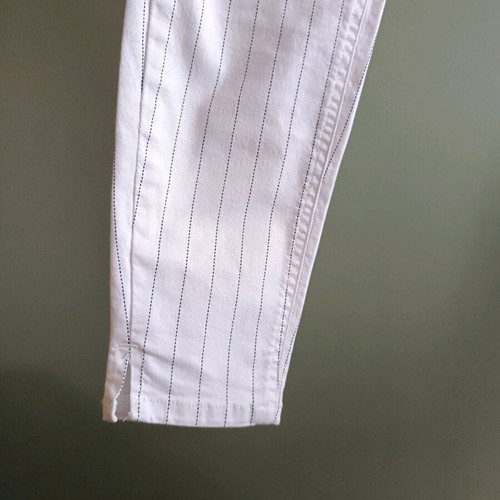 Stradivarius skinny jean used, white with vertical stripes, size 38