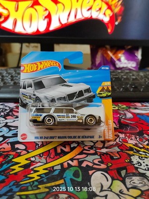 Hot Wheels Volvo 240 Drift Wagon new