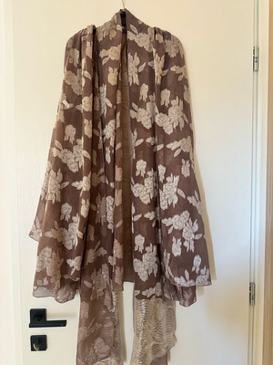 Nidodileda kimono new with silver details in purple