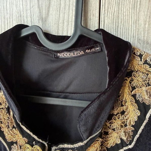 Nidodileda velvet coat one size, new, black with embroidery