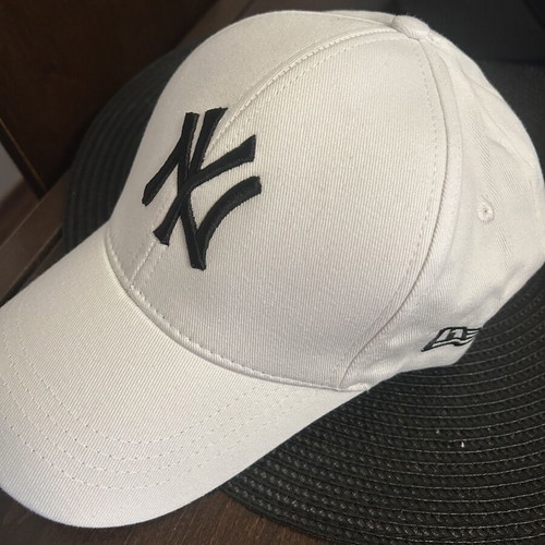 New Era hat new, white, one size
