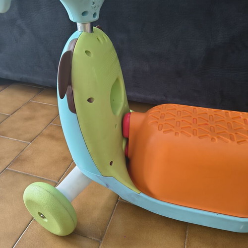 Skip and hop kids scooter used