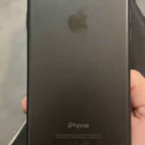 iPhone 7 32GB black like new with 100% battery health and box