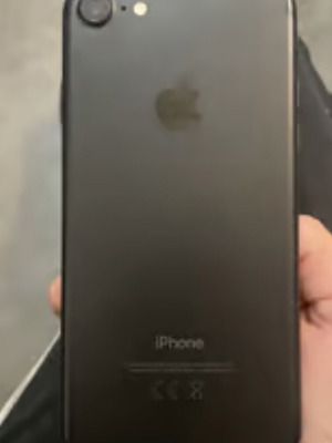iPhone 7 32GB black like new with 100% battery health and box