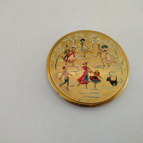 Powder compact used, vintage 60s with broken mirror