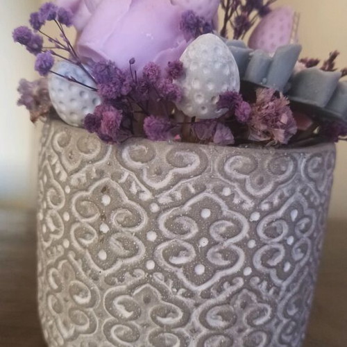 Pot with aromatic candle composition