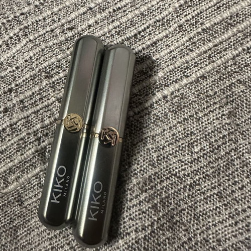 Long stay lipstick