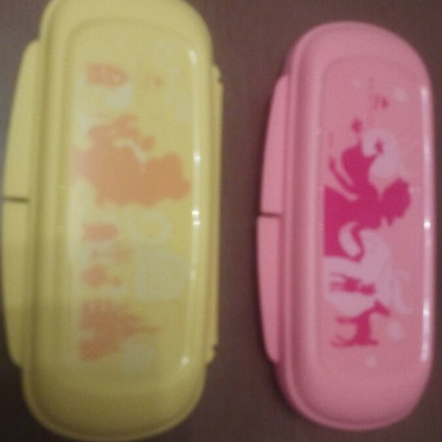 Tupperware Disney Princess plastic containers like new, set of 2