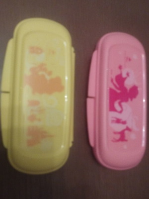 Tupperware Disney Princess plastic containers like new, set of 2