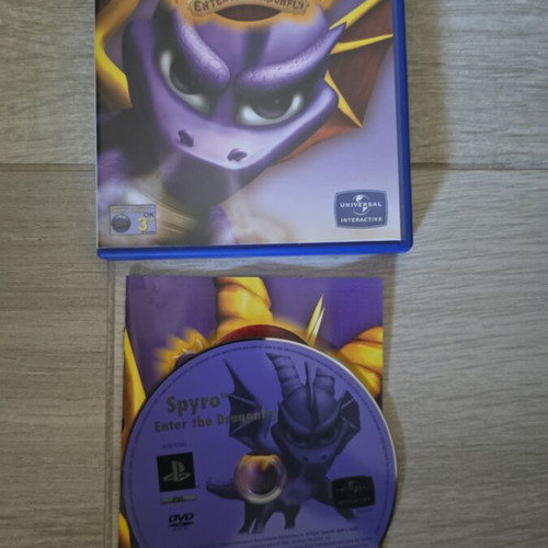 Spyro Enter The Dragonfly PlayStation 2 like new, complete
