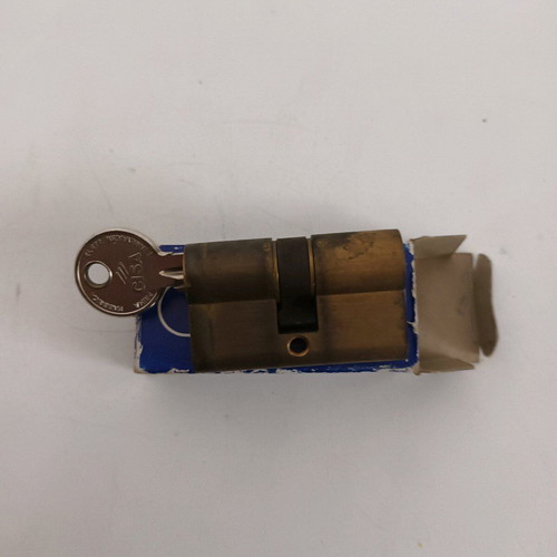 Flag door lock used with 1 key
