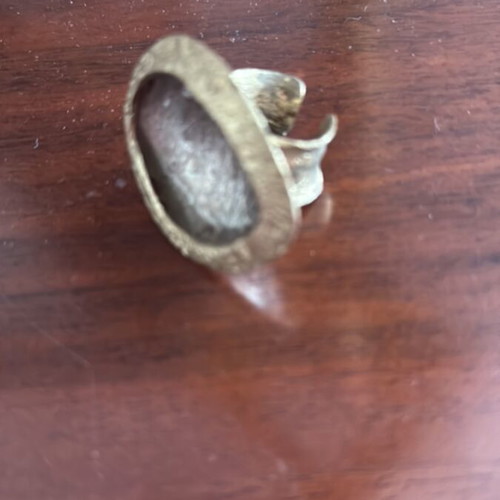 Large ring like new, bronze design