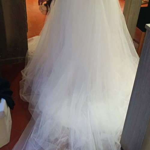 Wedding dress like new, size L, white, worn only for photo