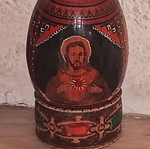 Ξύλινο αυγό ζωγραφισμένο στο χέρι μεταχειρισμένο με εικόνα Παναγίας και Χριστού