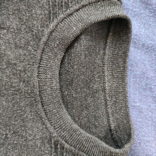 Pullover like new, black, sizes L and XL