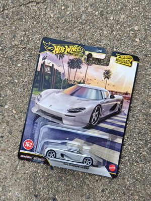 Hot Wheels Koenigsegg toy car new