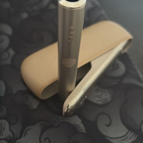 Iqos electronic cigarette device