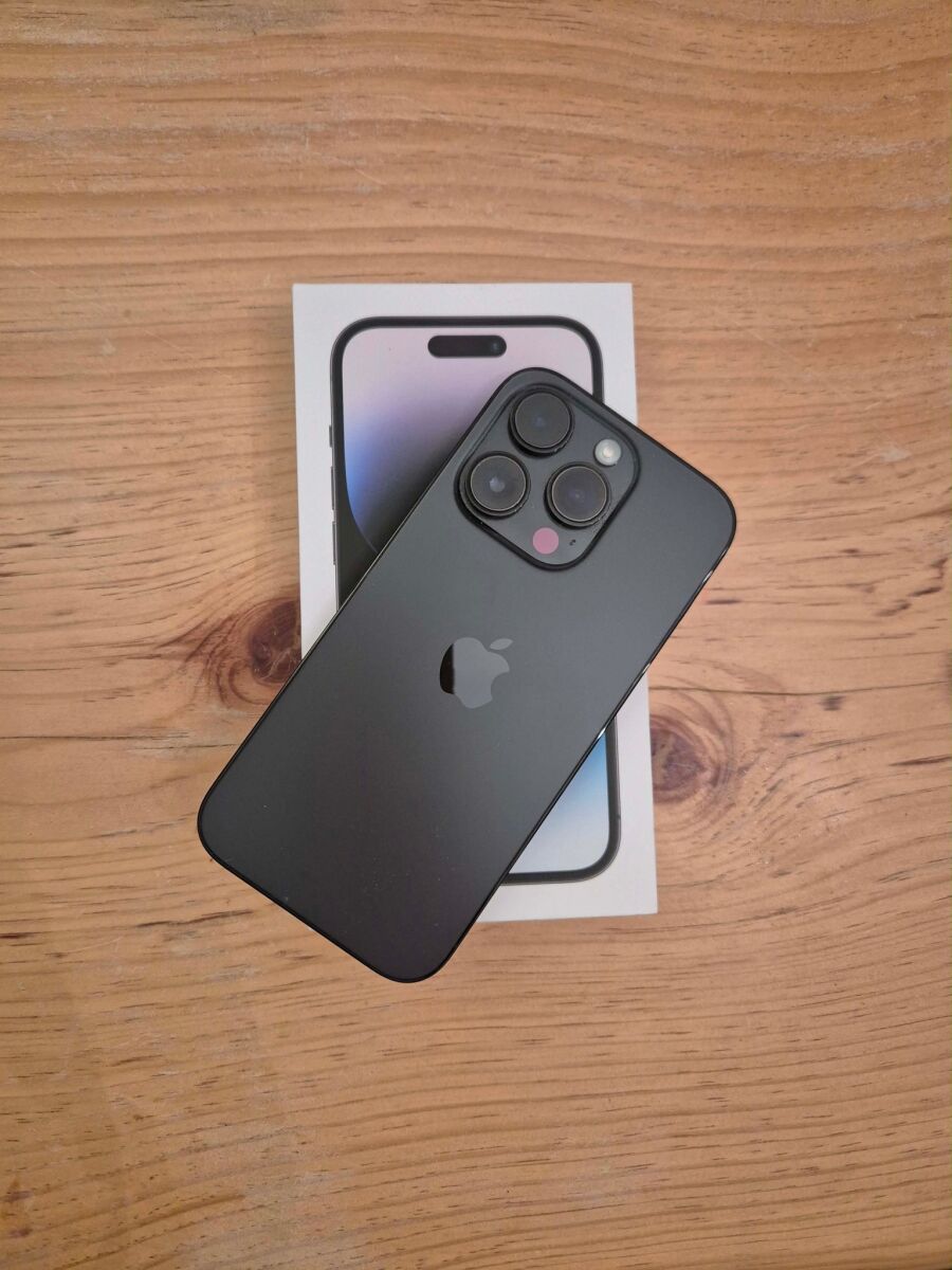 iPhone 14 Pro and Apple Watch Series 9… - € 700,00 - Vendora.cy