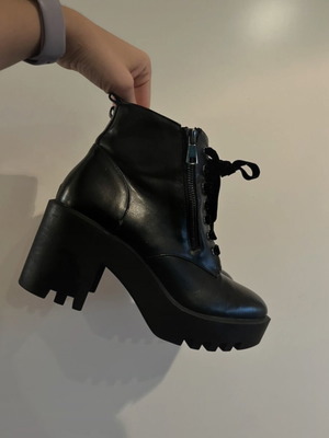 Black heel boots used, size 40