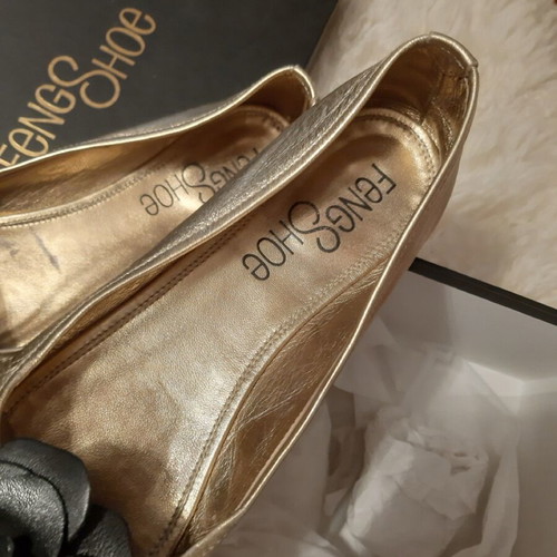 Feng Shoe ballerinas size 36 gold leather with black flower like new